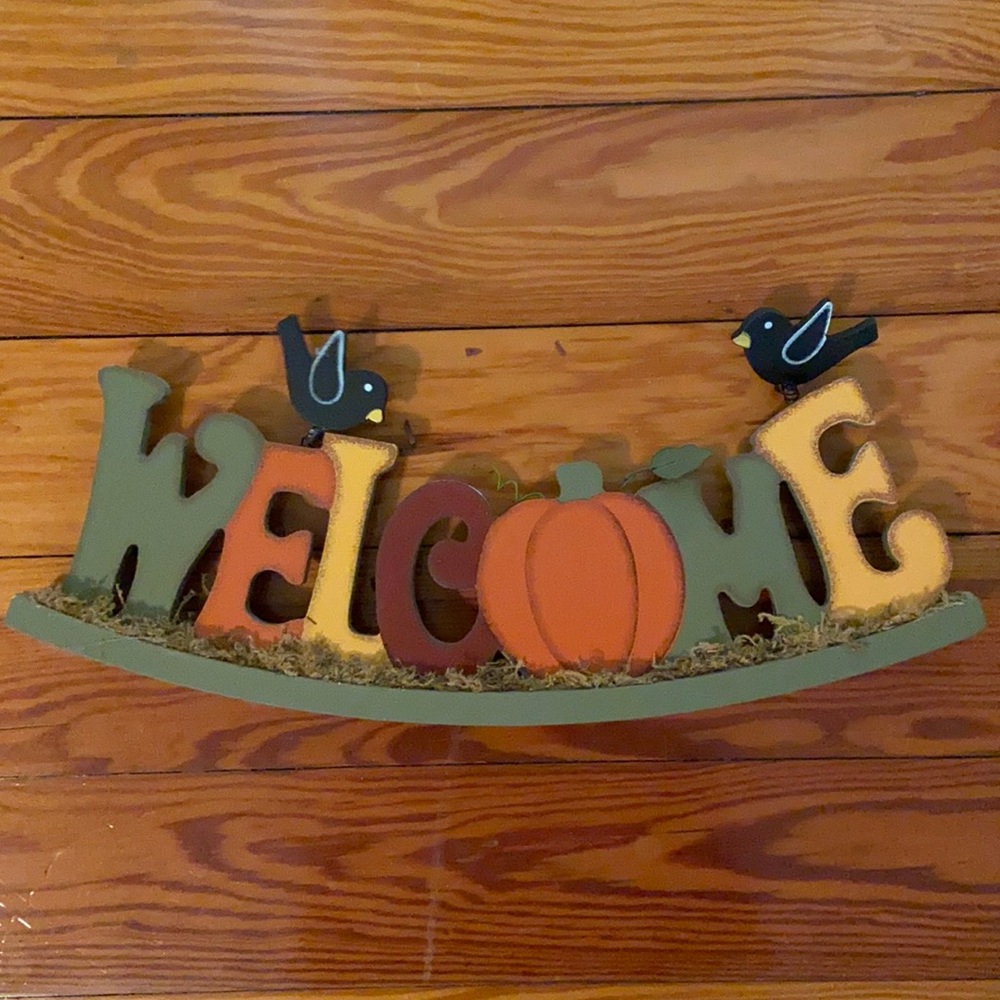Fall Welcome table top decor